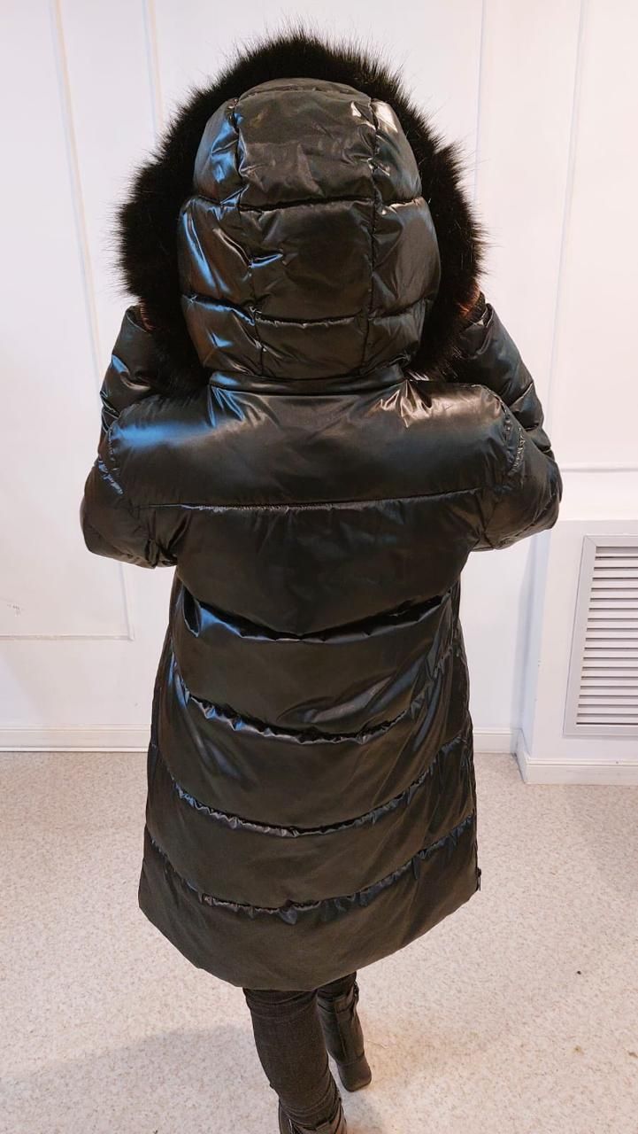 Продам зимний, женский брендовый пуховик от DKNY