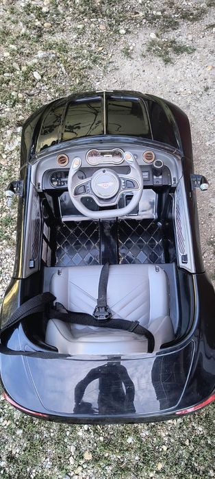 Mașină electrică,acumulator nou,model Bentley.