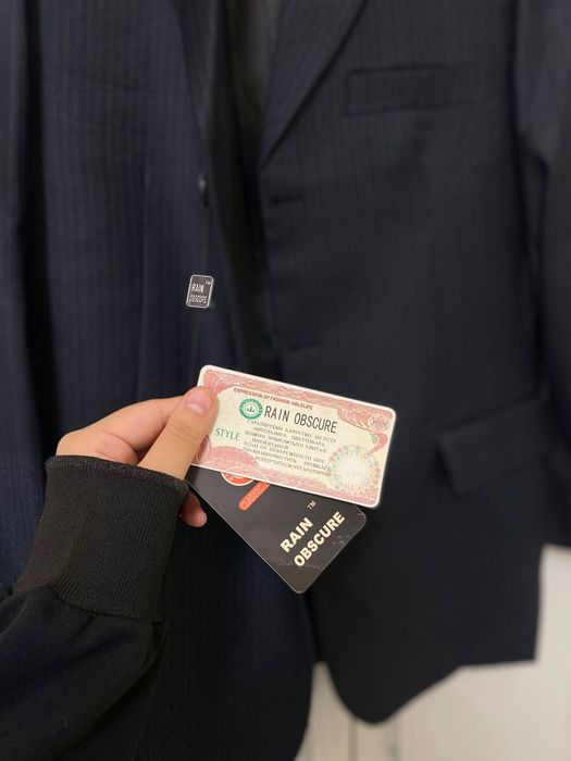 Yangi erkaklar kostyumi