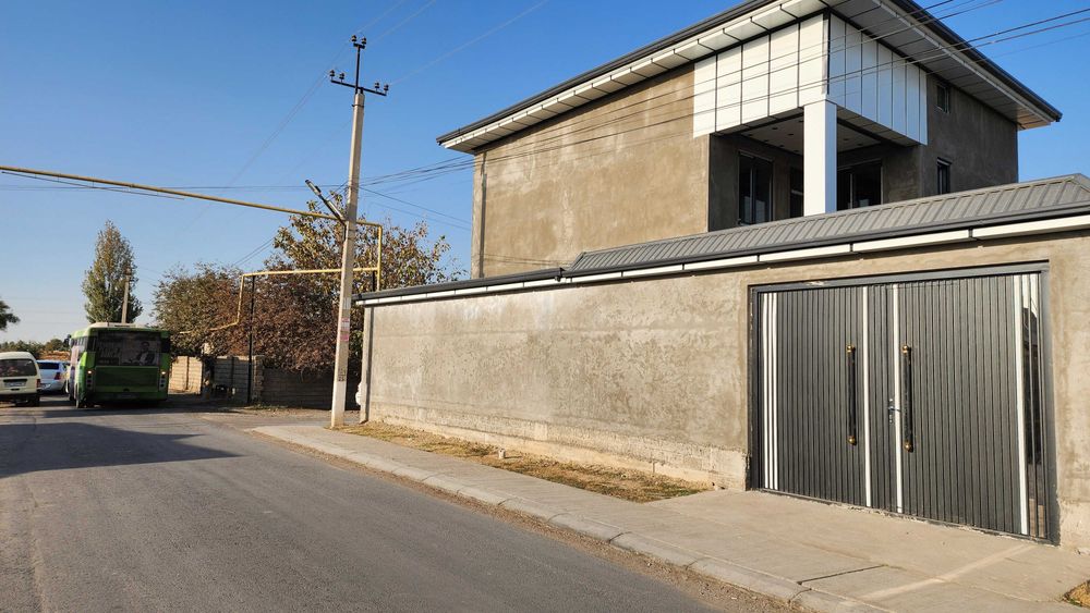 Уй сотилади 2 сотик 185 кв.м + монсарда