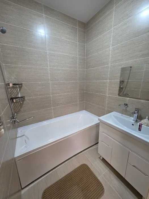Сдам евро 2-комн квартиру 4/8 на Чиланзаре, метро Новза. 561*