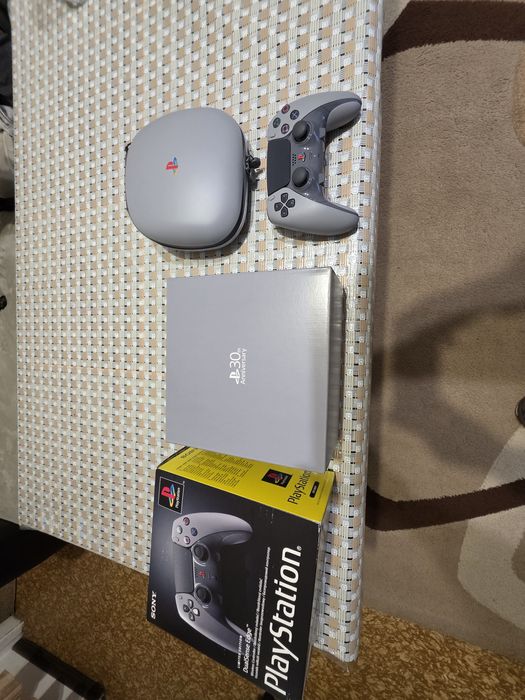 Dualsense Edge 30th anniversary Ps5