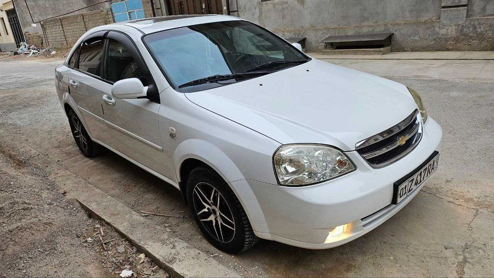 Lacetti 1.8 мошина сотилади