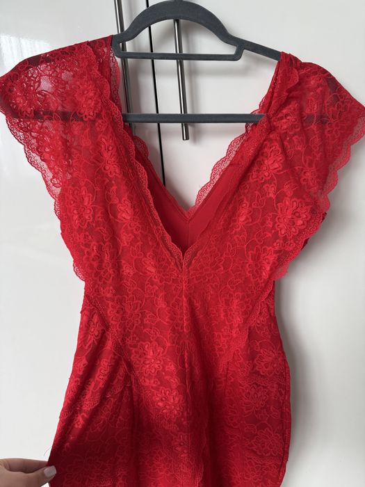 Rochie rosie dantela