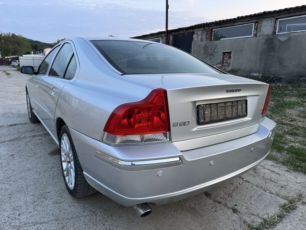 Dezmembrez Volvo S60 2.4T5 Automat