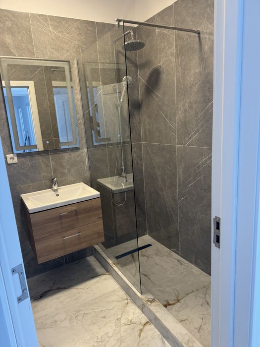 Inchiriez apartament 3 camere Titan Auchan
