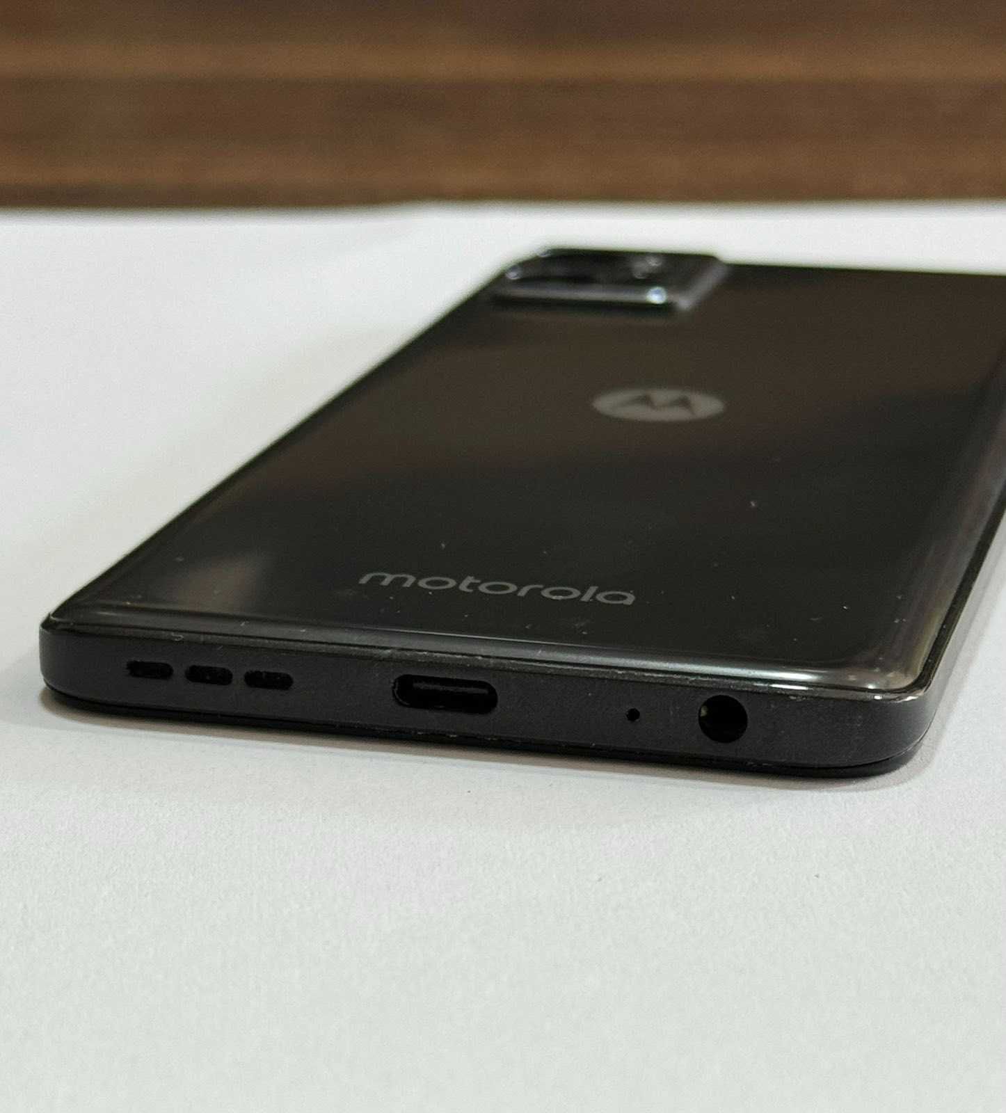 Продавам Motorola G32 256GB