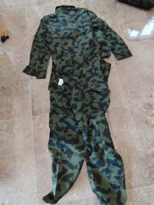 Камуфлажни дрехи