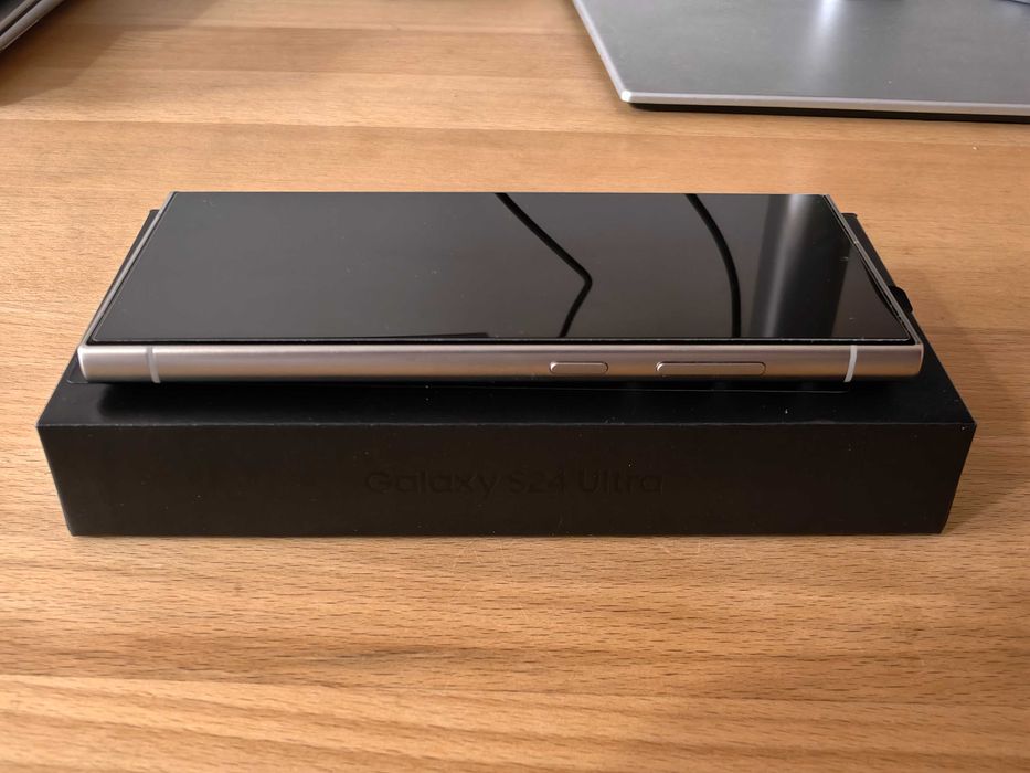 Samsung Galaxy S24 Ultra 512GB + гаранция