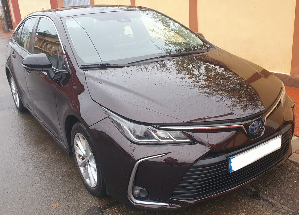 Toyota Corolla sedan hybrid gpl