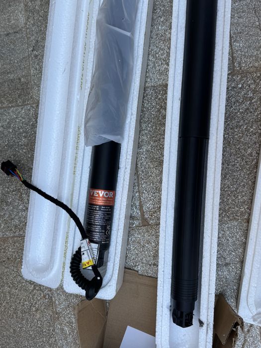 Електрически амортисьори багажник шкода