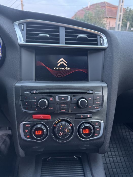 Citroen c4 exclusive 1.6 diesel cutie automata xenon navigatie
