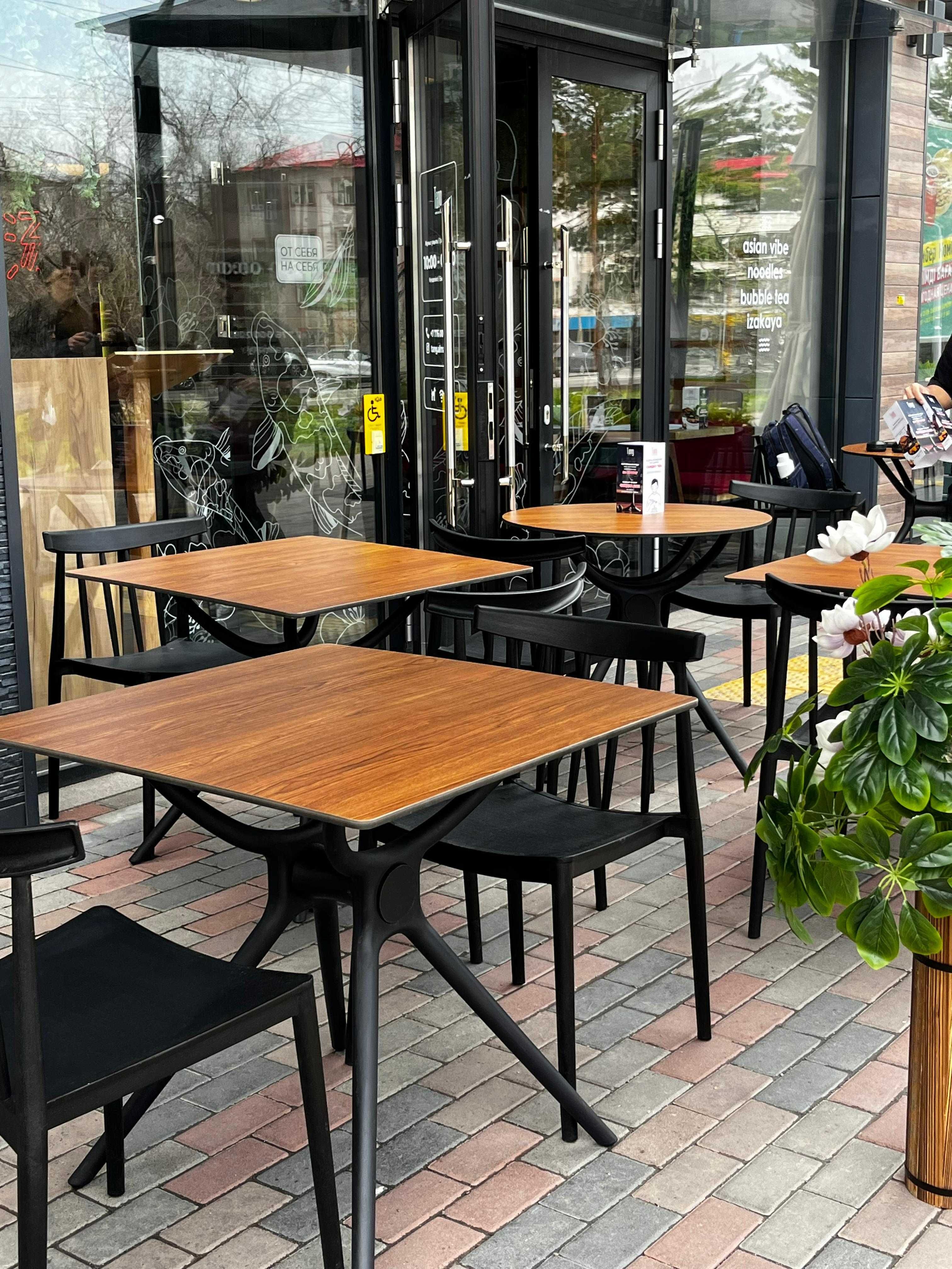 Скидки на пластиковую мебель Рестораны Кафе Бары столы стулья комплект