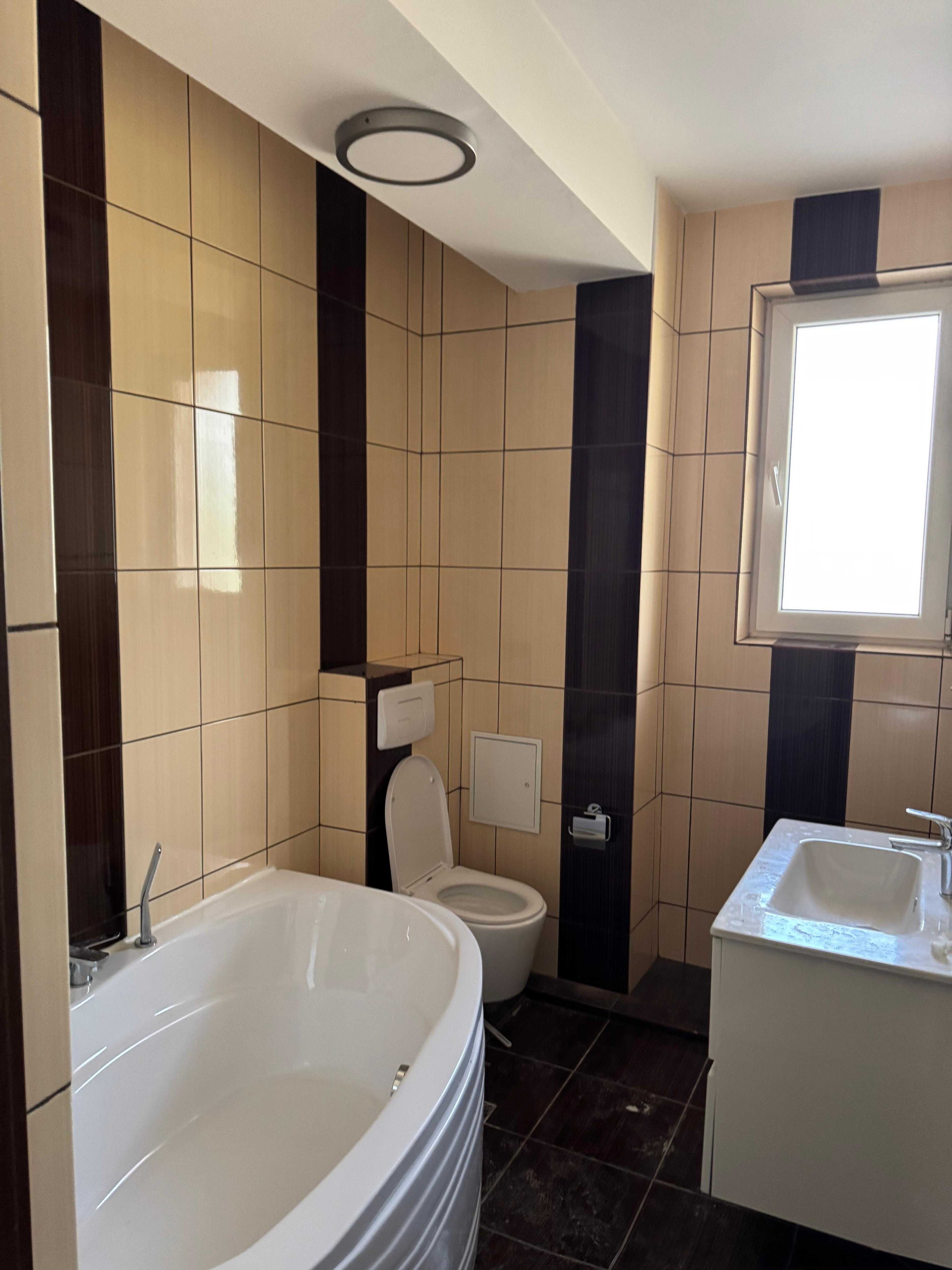 Apartamente 2/3 camere&garsoniere – 3 min Metrou Apărătorii Patriei