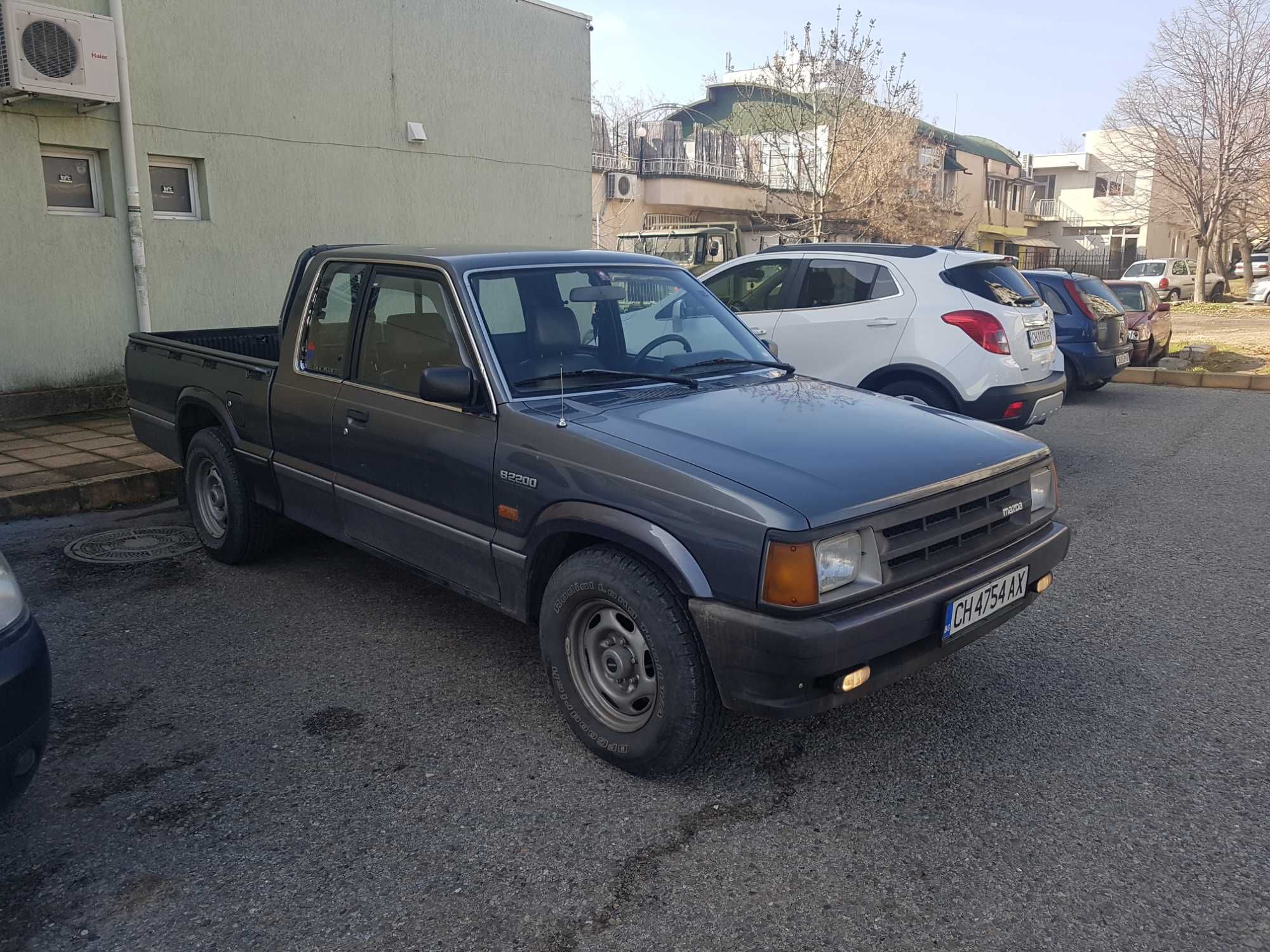 Mazda b2200 pickup Truck