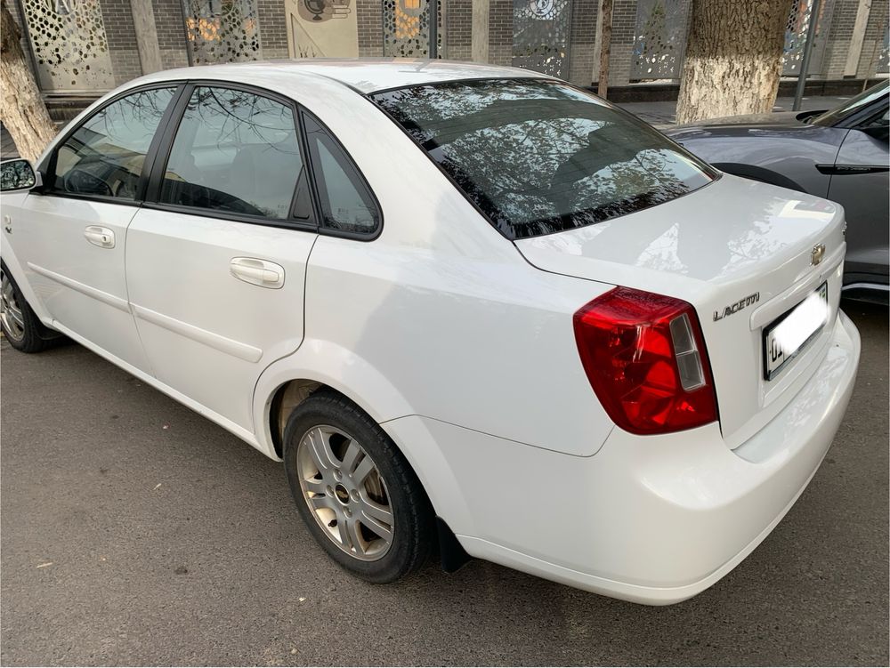 Своя Lacetti 3 позиция - 1.8 автомат