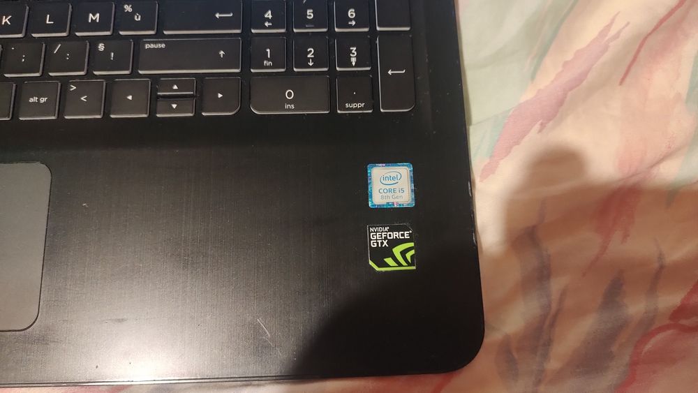 Vând laptop gaming H pavilion,i5 gen.8,gtx 1050,2g.
