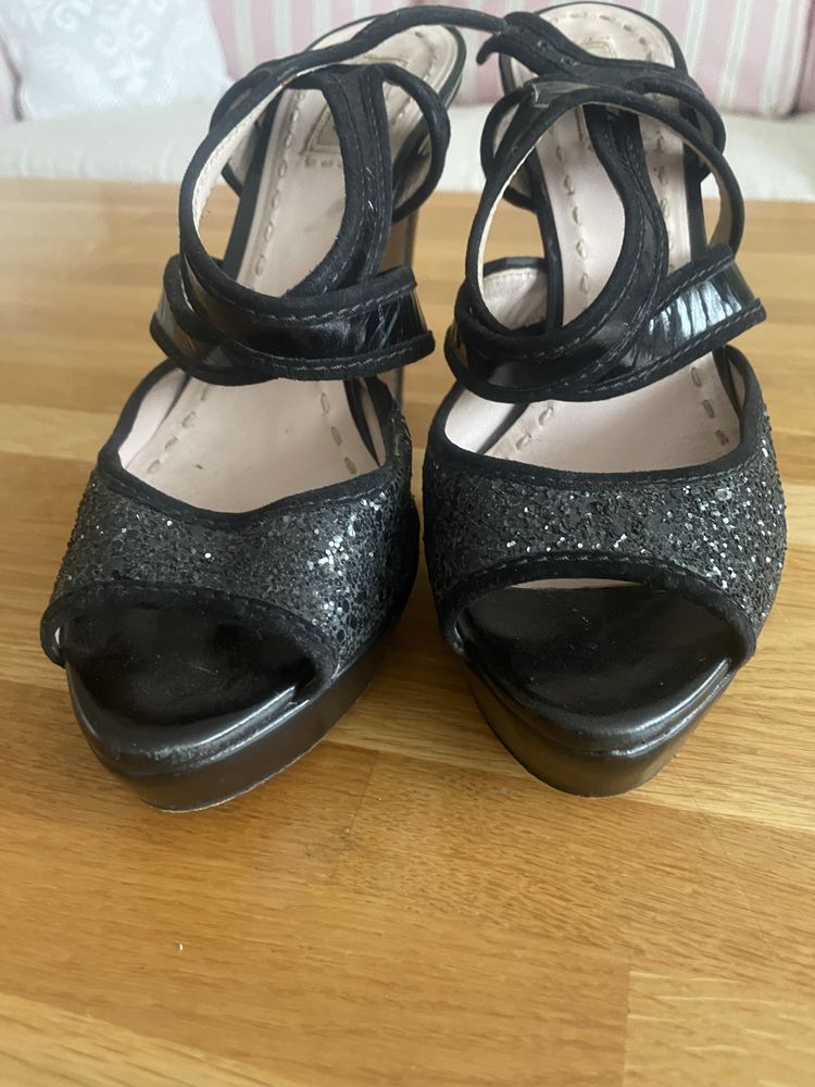 Високи сандали Miu Miu
