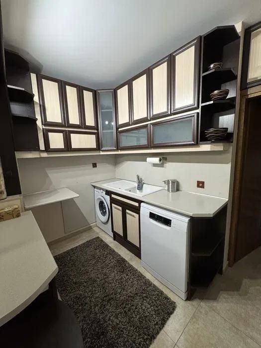 Просторен ТРИСТАЕН апартамент в жк. Тракия