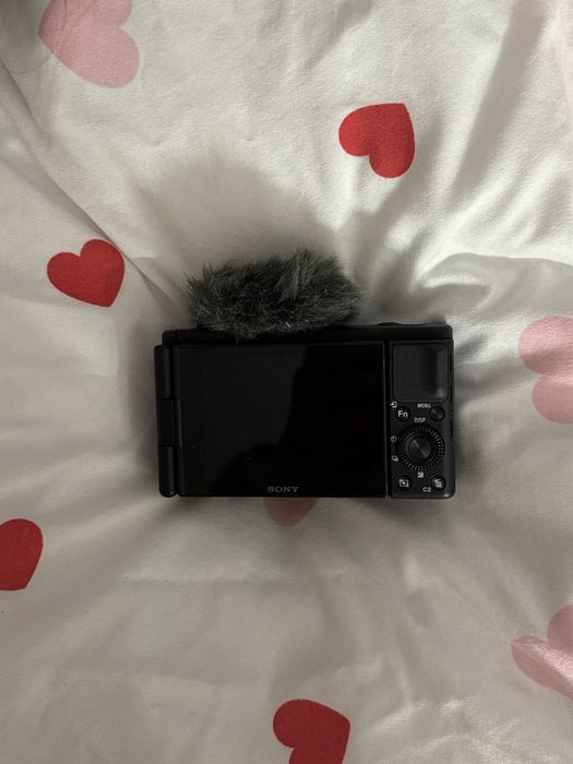 Mirrorless Sony ZV-1 Vlogging kit