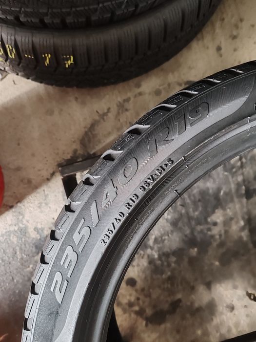 2 cauciucuri 235 40 19