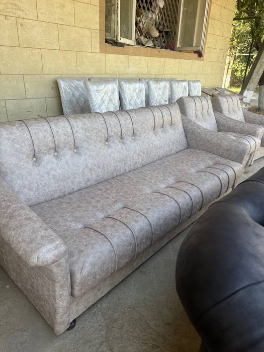 Yumshoq mebellarni sifatli tamirlash. Eski mebelarni tamirlash Divan