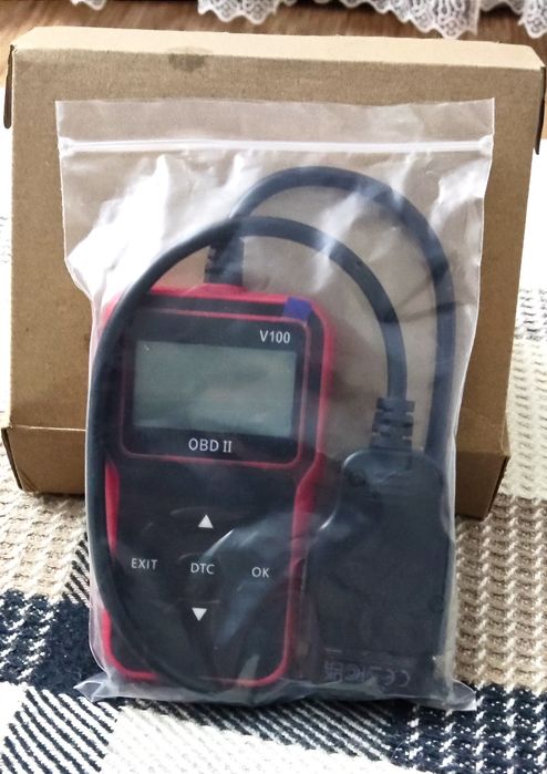 Автосканер OBD2 V100