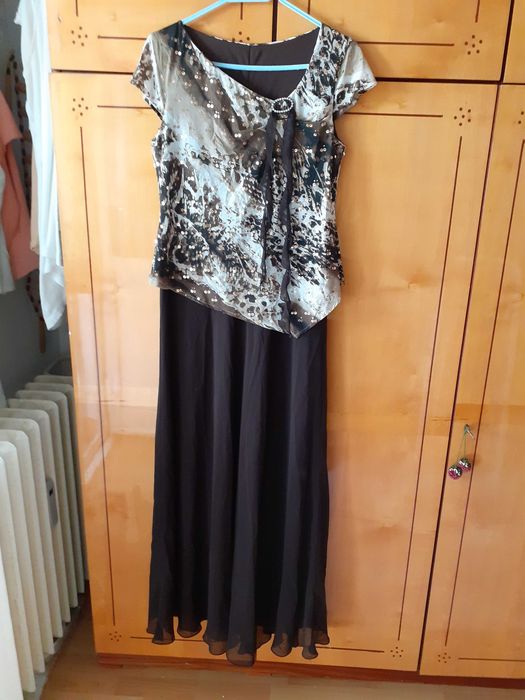 Rochie lungă  de evenimente,100% poliester,nu necesita călcat.