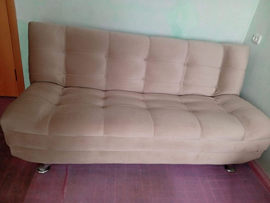 Диван раскладушка  на ножках