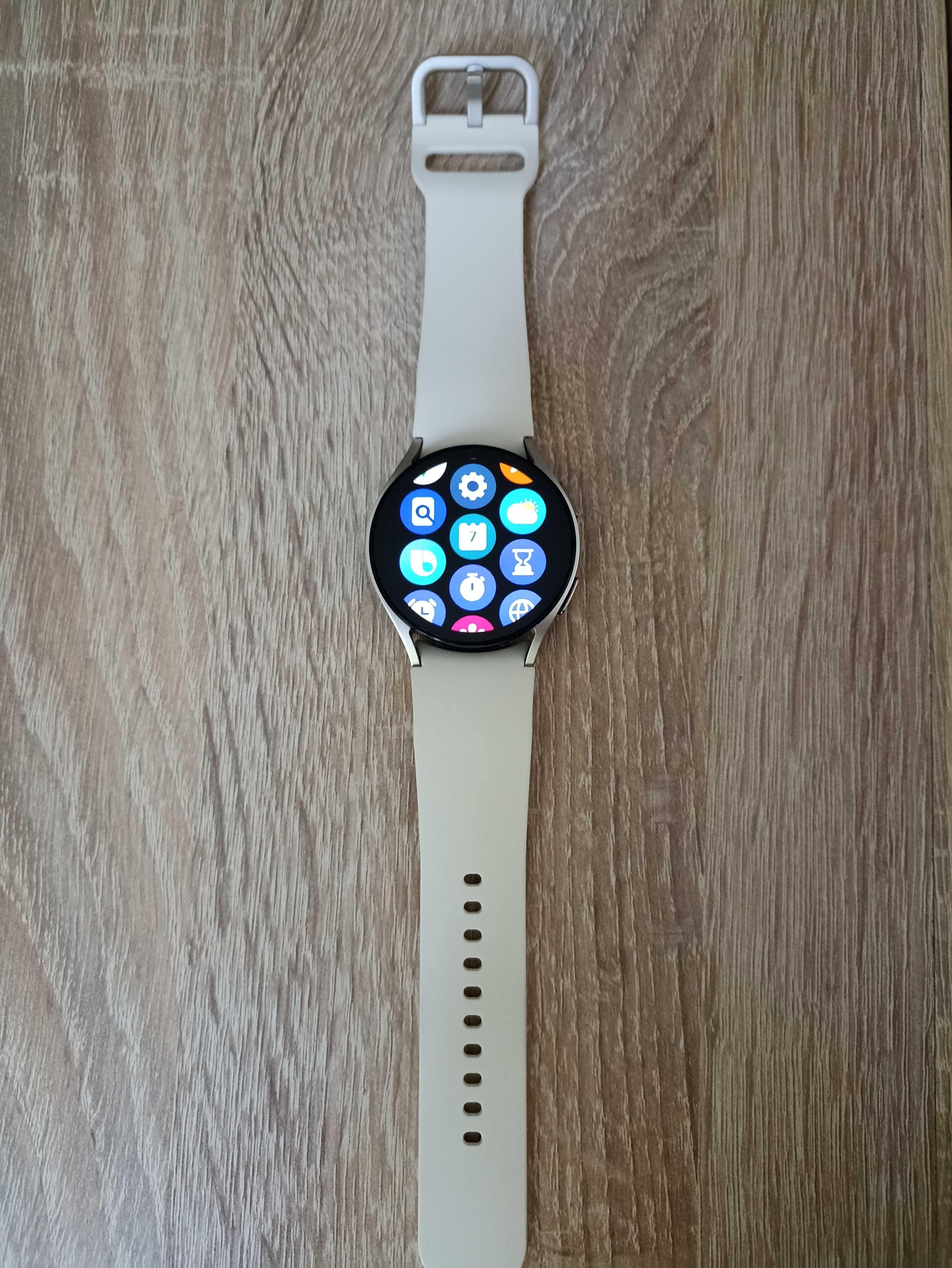 Смарт часовник Samsung Galaxy Watch 6 + подарък Redmi Watch 3 Active