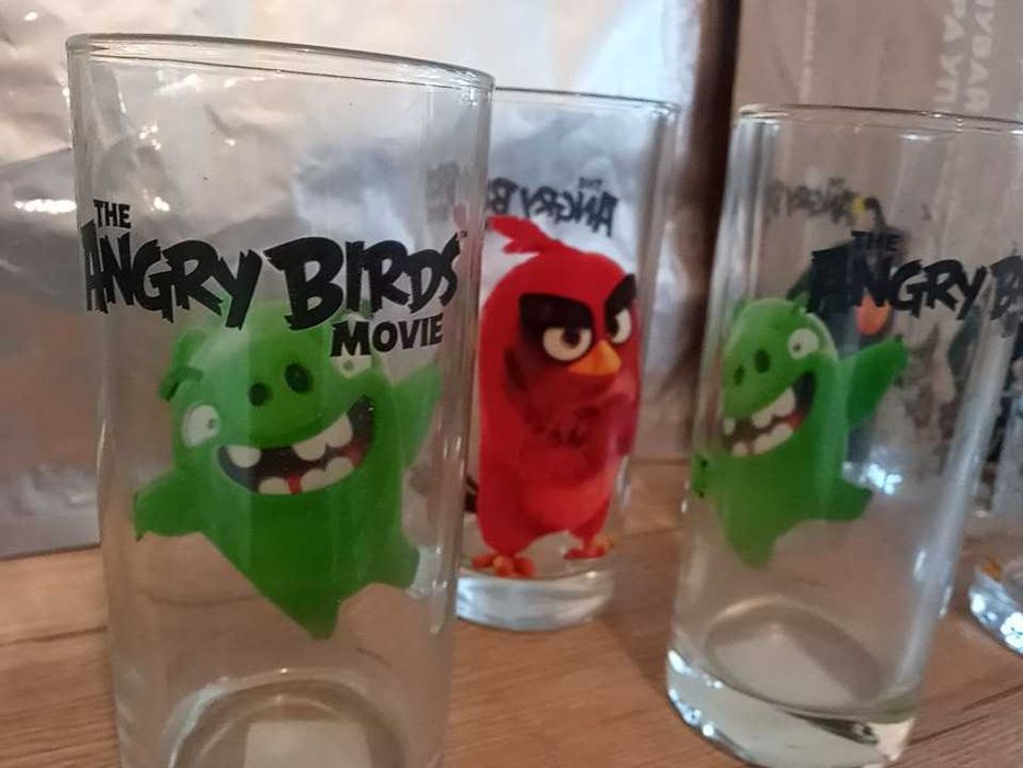 Стъклени чаши с детски мотиви