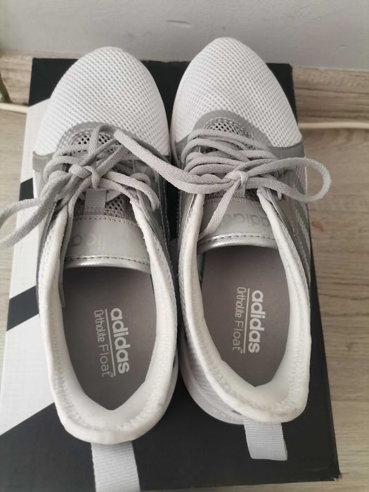 Маратонки adidas