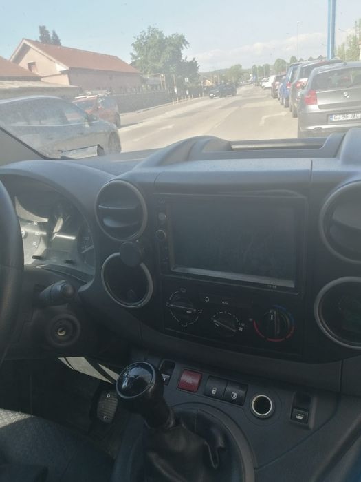 Vând peugeot partner 1.6