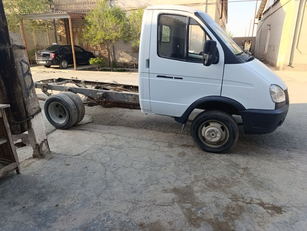 Газел сотилади 2013йил 256000пробек