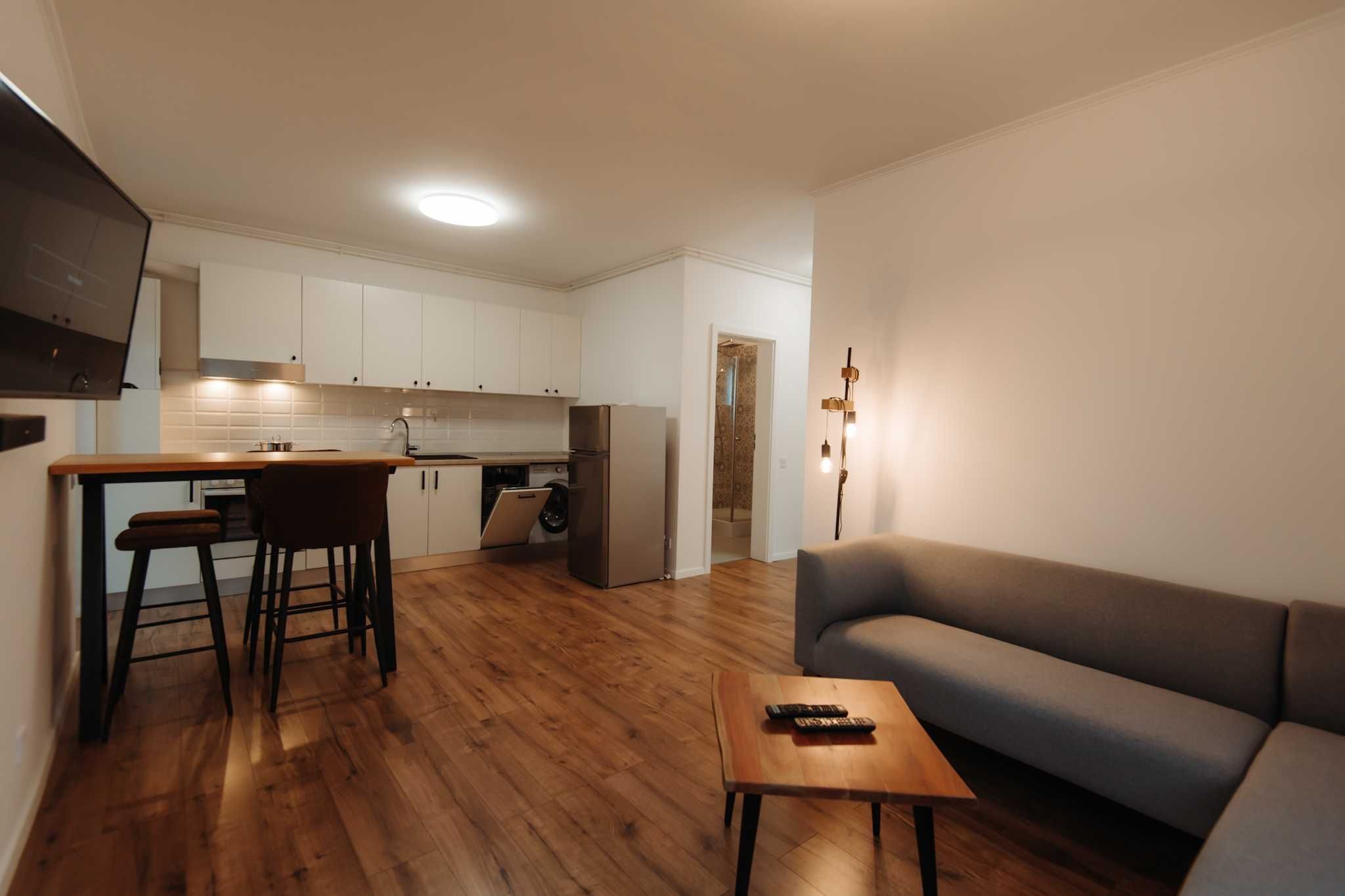 Apartament nou 2 camere cu loc de parcare privat si boxa zona Tolstoi