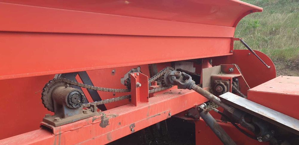 Presa  de balotat / Balotiera Maschio Pitagora L