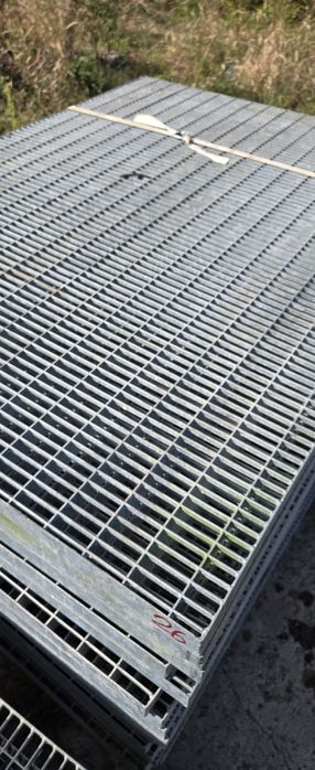 Grătare zincate grilaje rigole pardoseli industriale si trepte