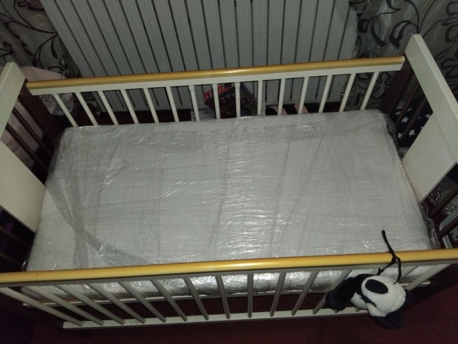 Patut lemn cu saltea