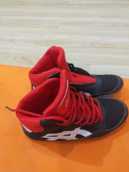Борцовки Asics синего и красного цвета