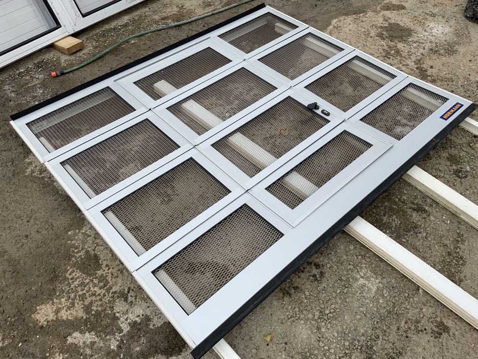 USA SECTIONALA INDUSTRIALA poarta plasa perforata H 225 x L266 Horman
