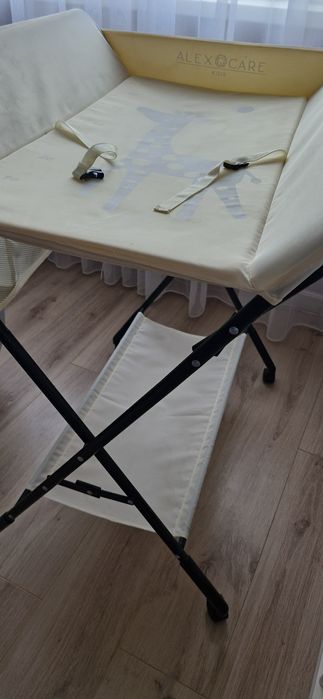 Пеленальный столик