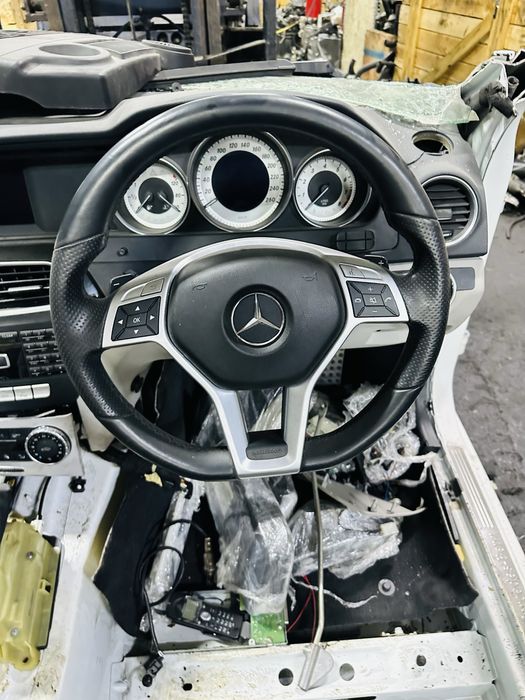 W204 руль амг авторазбор мерседес бу запчасть