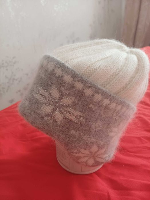 Шапка теплая махеровая белая