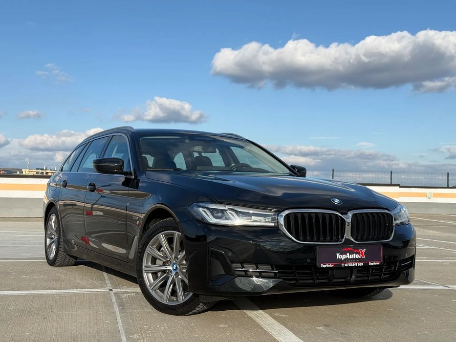 BMW Seria 5 Panoramic / HUD / Piele / 360 / Memorii / Distronic / TVA Deductibil
