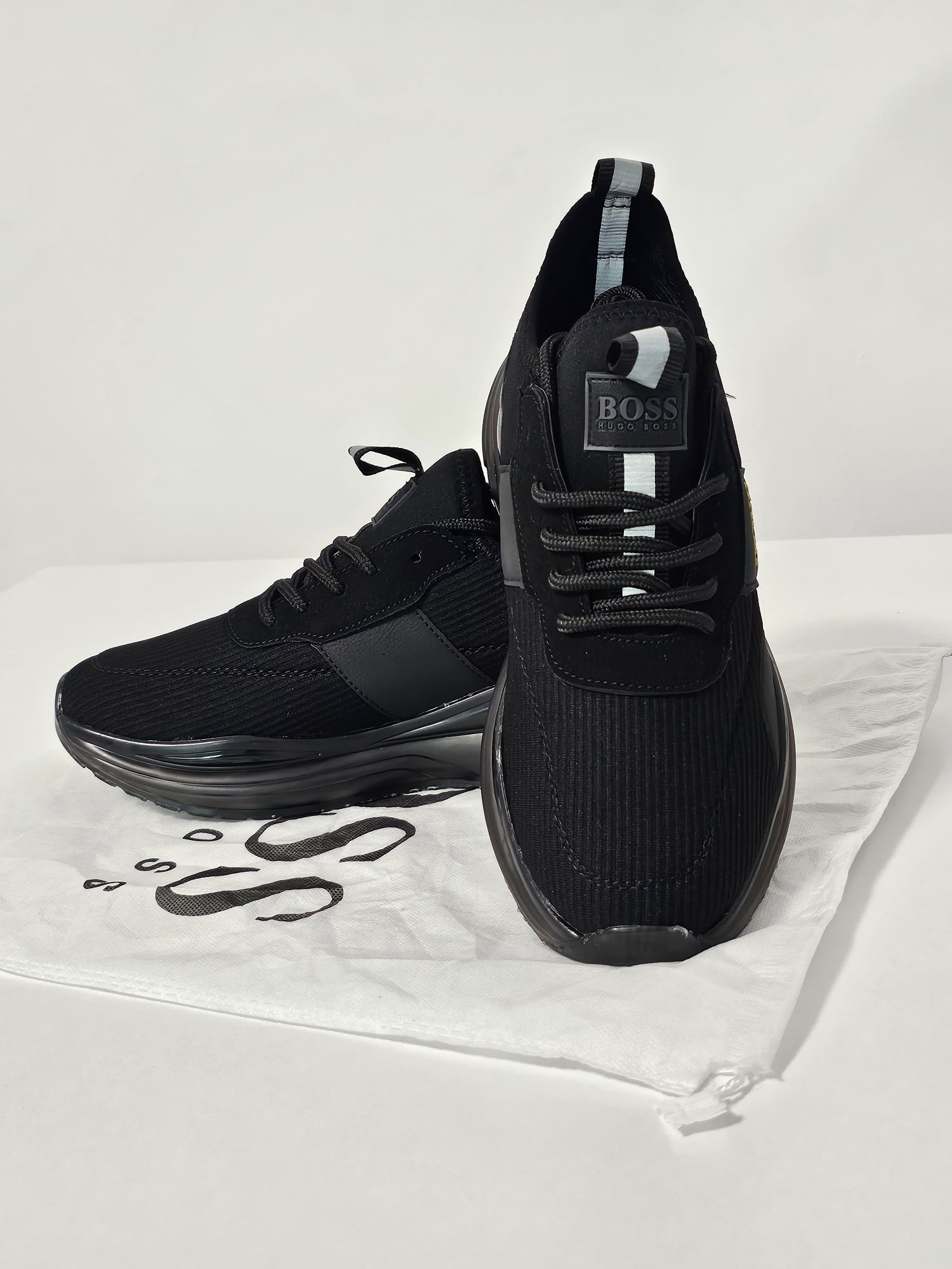 Adidași Hugo boss