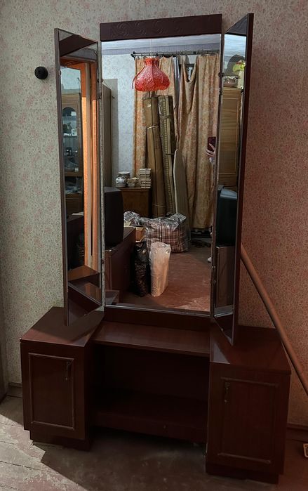 Продам трельяж в хорошем состоянии