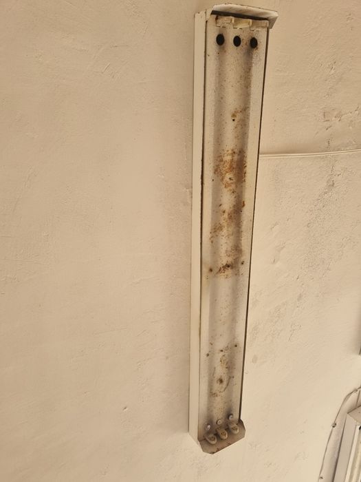 Луминисцентни осветителни тела различни видове и размери