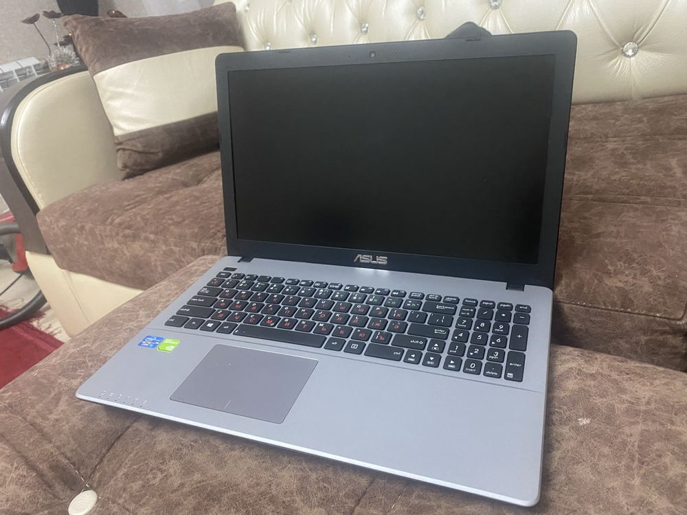 ноутбук asus……………