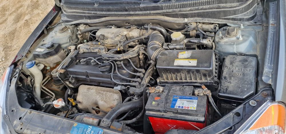 Dezmembrez Hyundai accent  1.4i cod motor G4EE