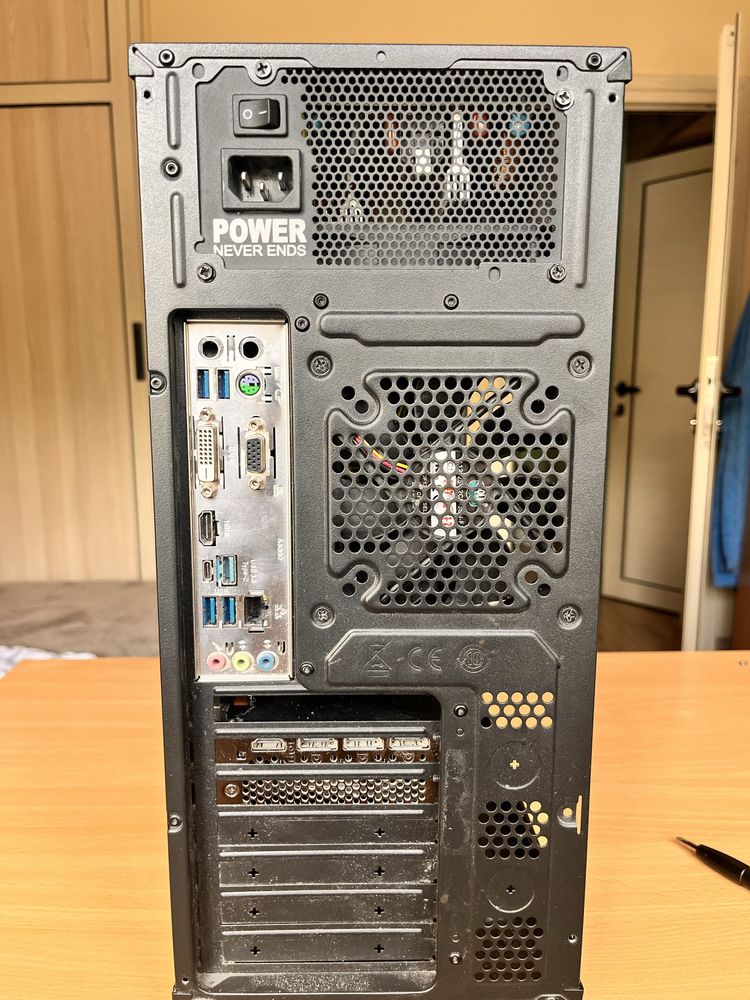 32GB RAM, RTX 3060, 1600GB, Мощен Геймърски и Работен Компютър